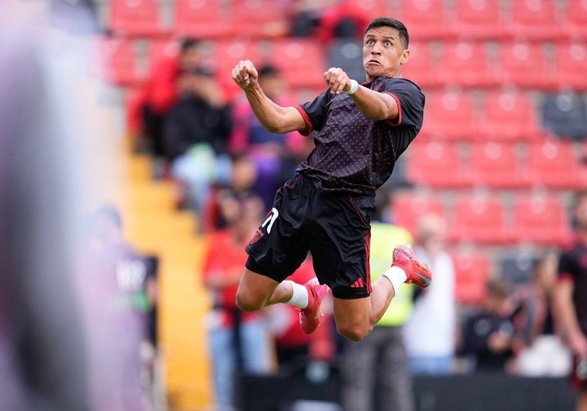 Alexis Sánchez en échauffement à Vallecas