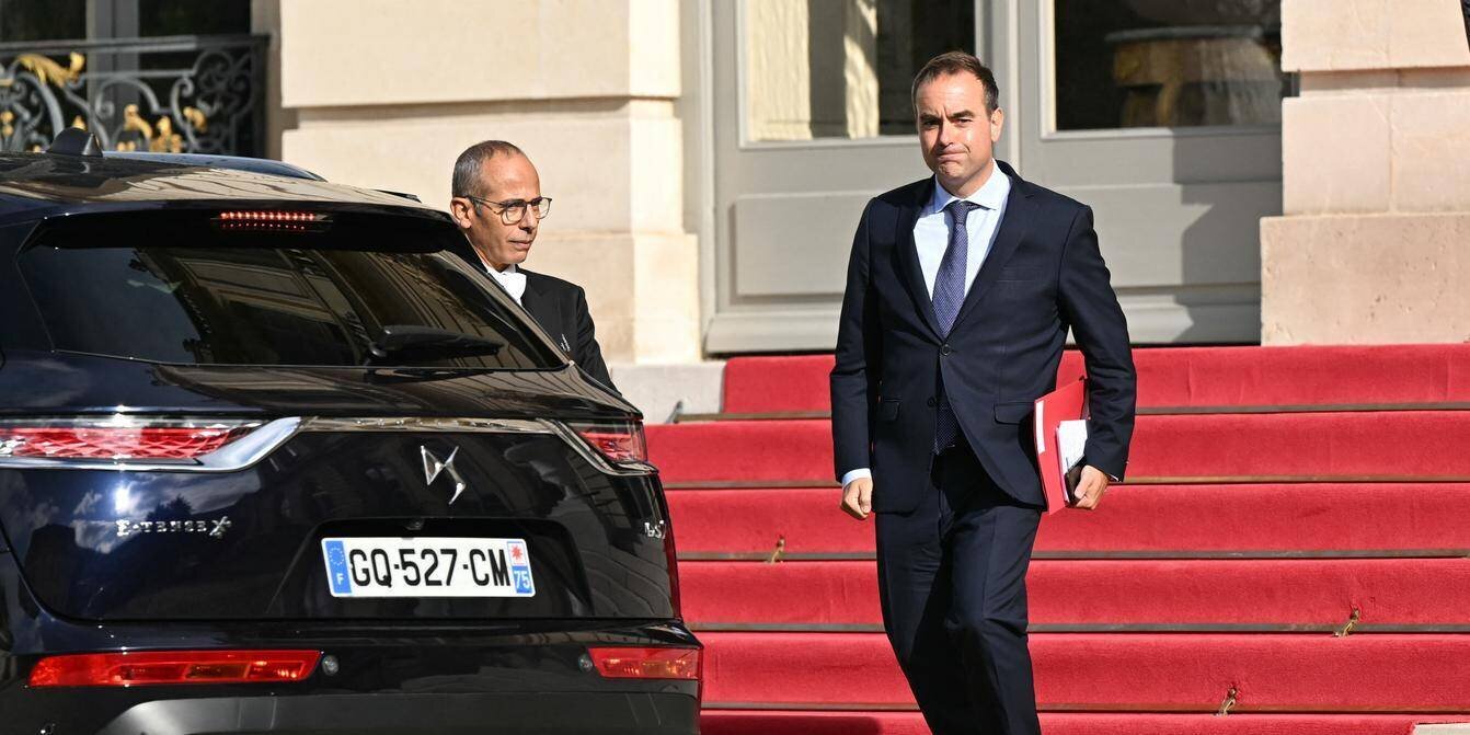 Sébastien Lecornu en réunion budgétaire
