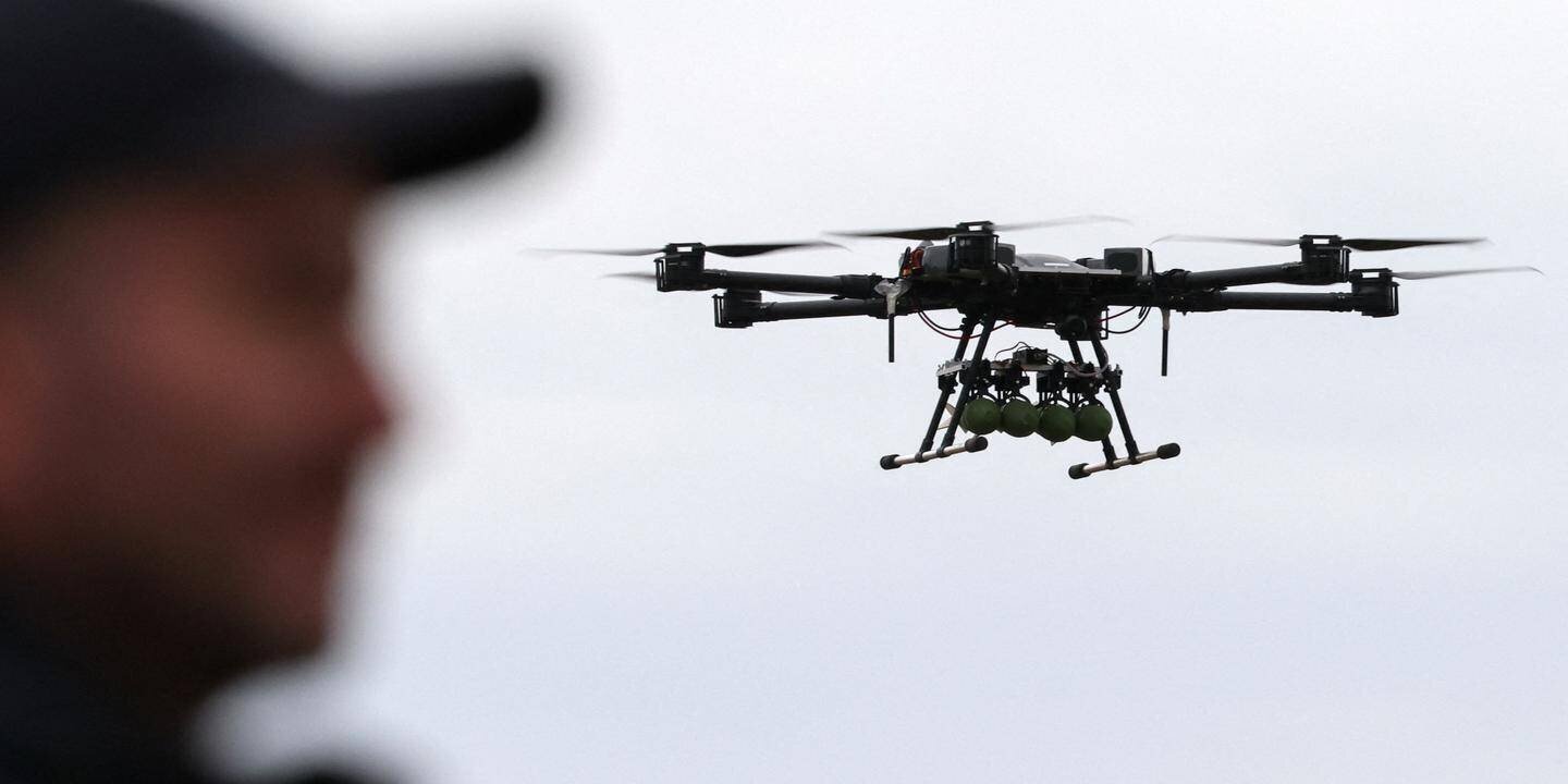 Drones russes et exercices navals près de la mer