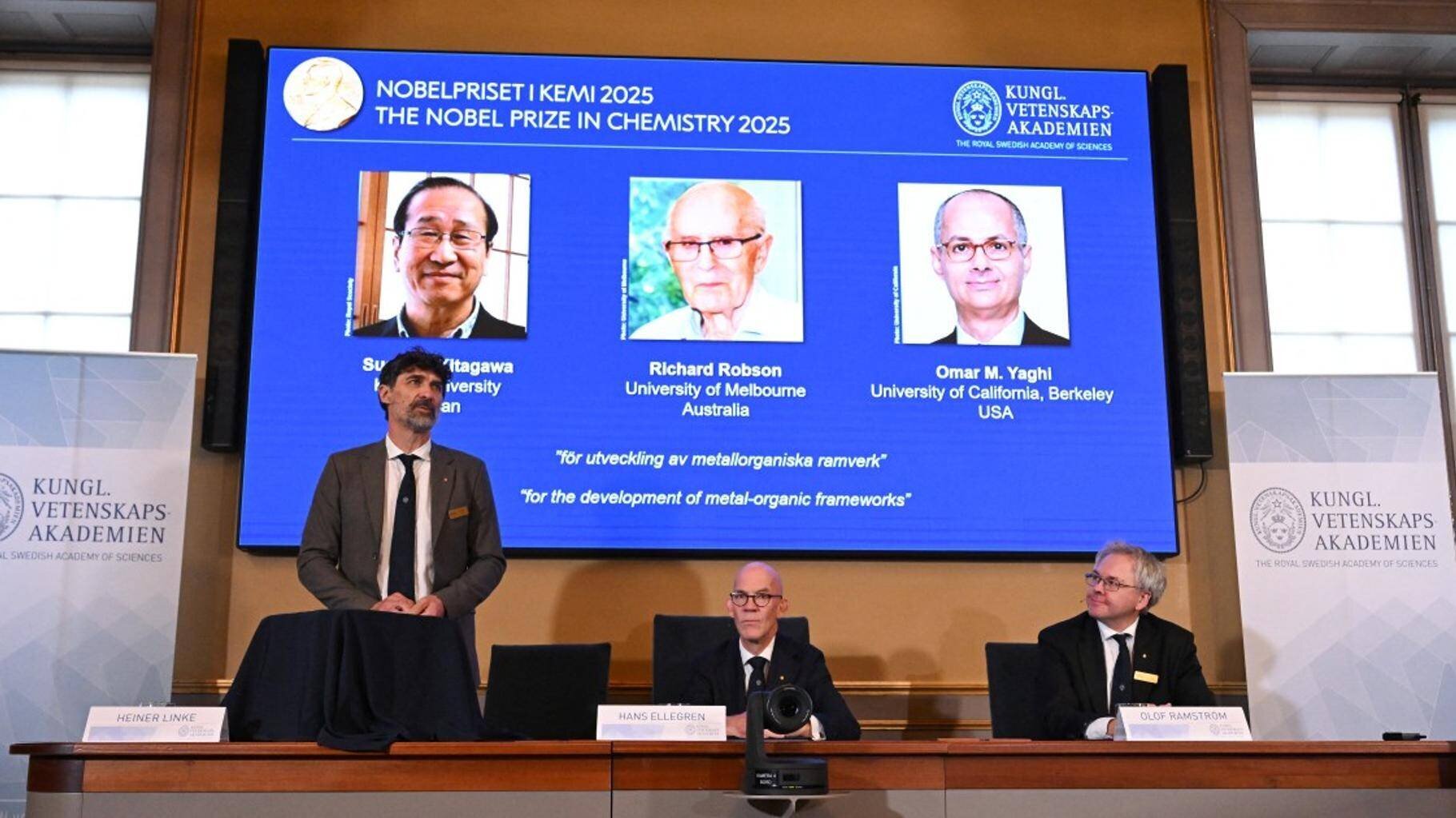 Trois lauréats du Nobel de chimie 2025