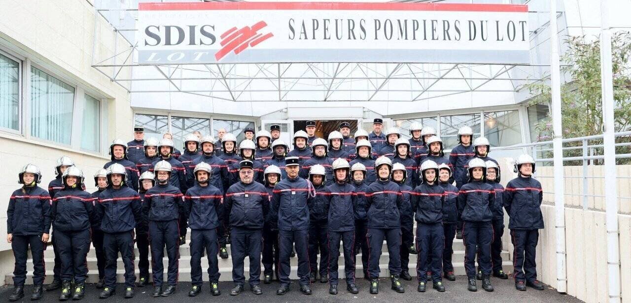 Recrues pompiers Lot lors de la cérémonie de coiffage