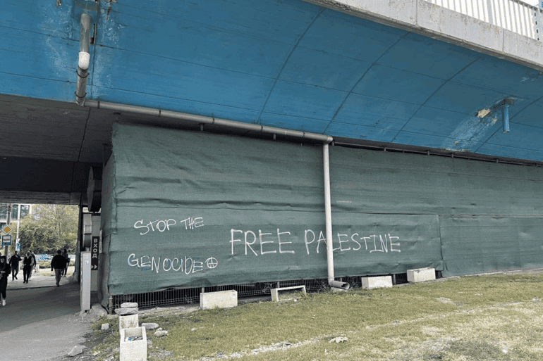 Dr. Melina Angelova-Tchi lors d'une intervention