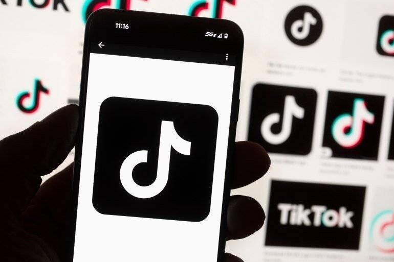 Logo TikTok sur écran de téléphone