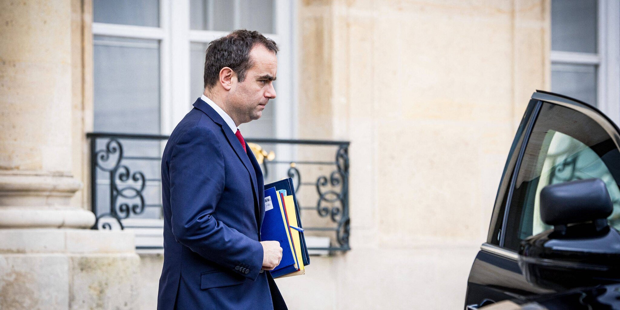 Oppositions appelant à la censure après reconduction Lecornu