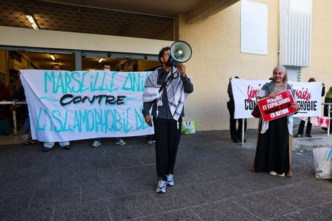 Manifestation et conférence de presse à la mosquée des Bleuets