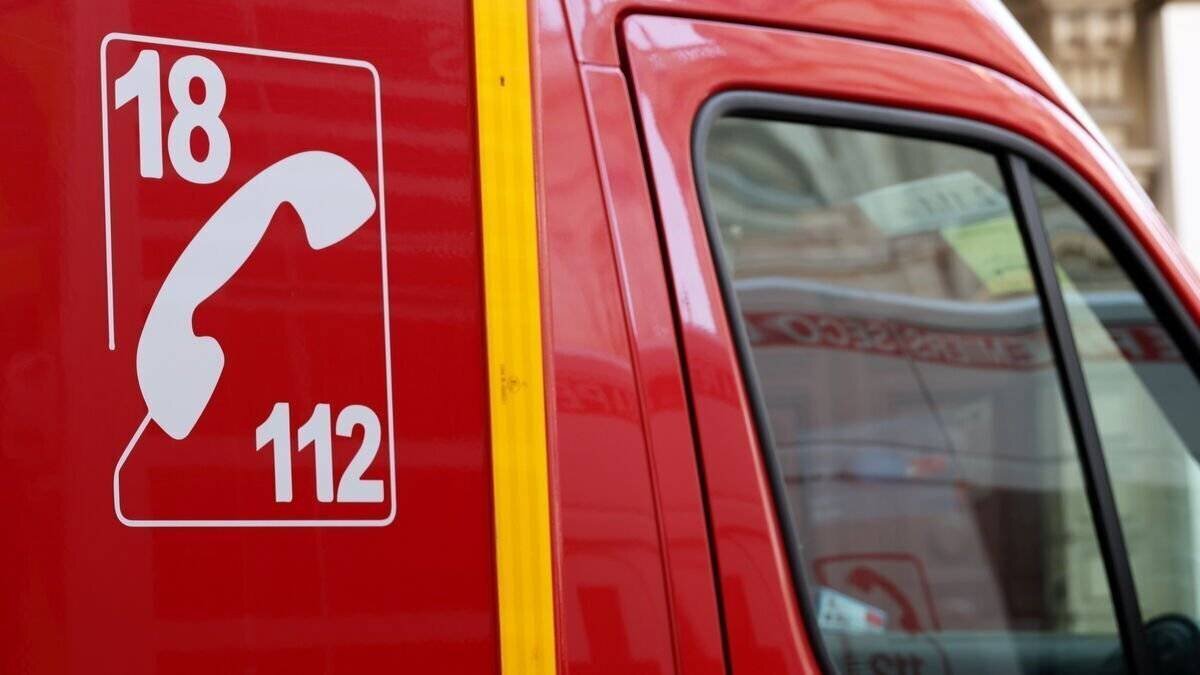 Pompiers et habitation incendiée à Poilley, Manche