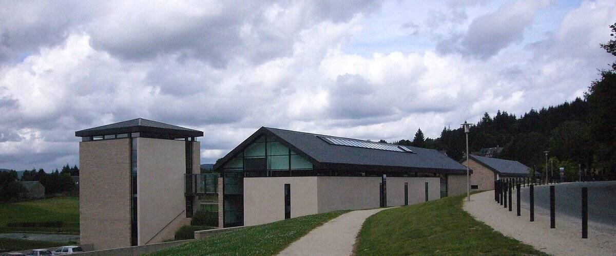Objets exposés au musée Jacques-Chirac de Sarran