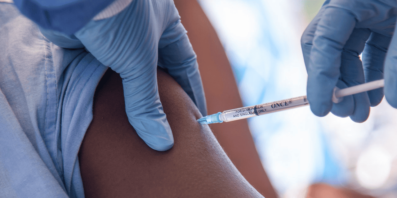 Premier vaccin grippe et Covid présenté en pharmacie