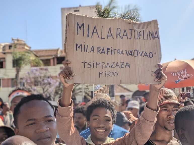 Henintsoa Andriniaina documente les manifestations à Antananarivo