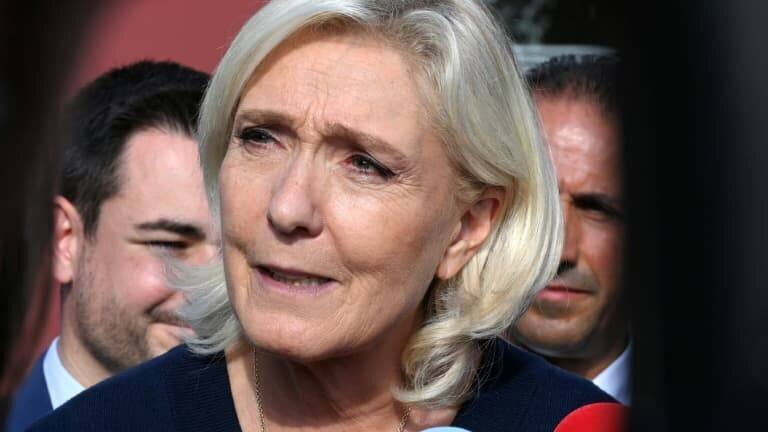 Marine Le Pen lors du congrès des sapeurs-pompiers au Mans, octobre 2025