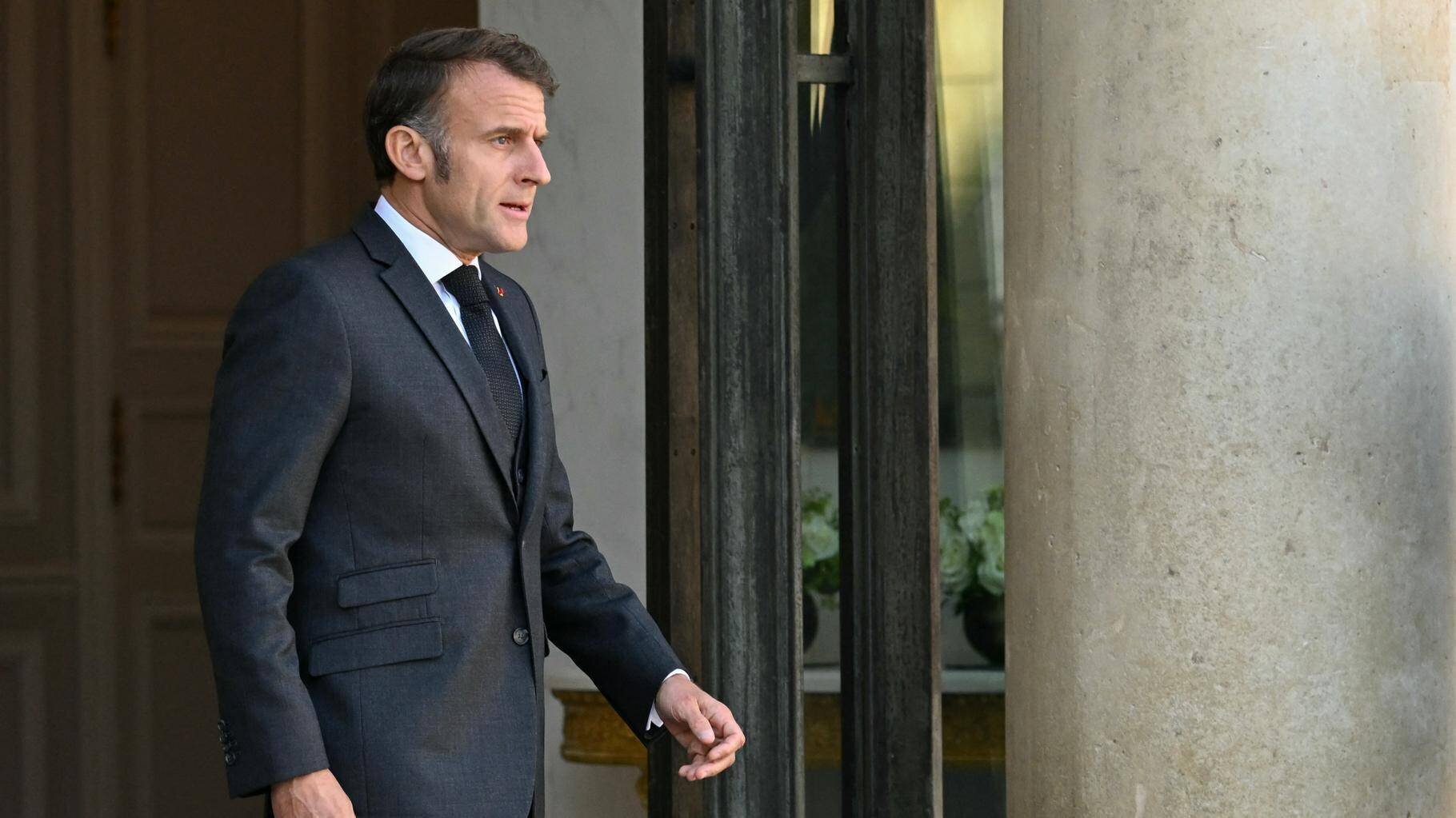 Réactions politiques autour de la suspension de la réforme des retraites