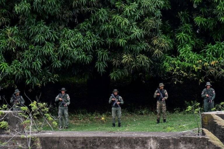 Troupes vénézuéliennes près de la frontière colombienne