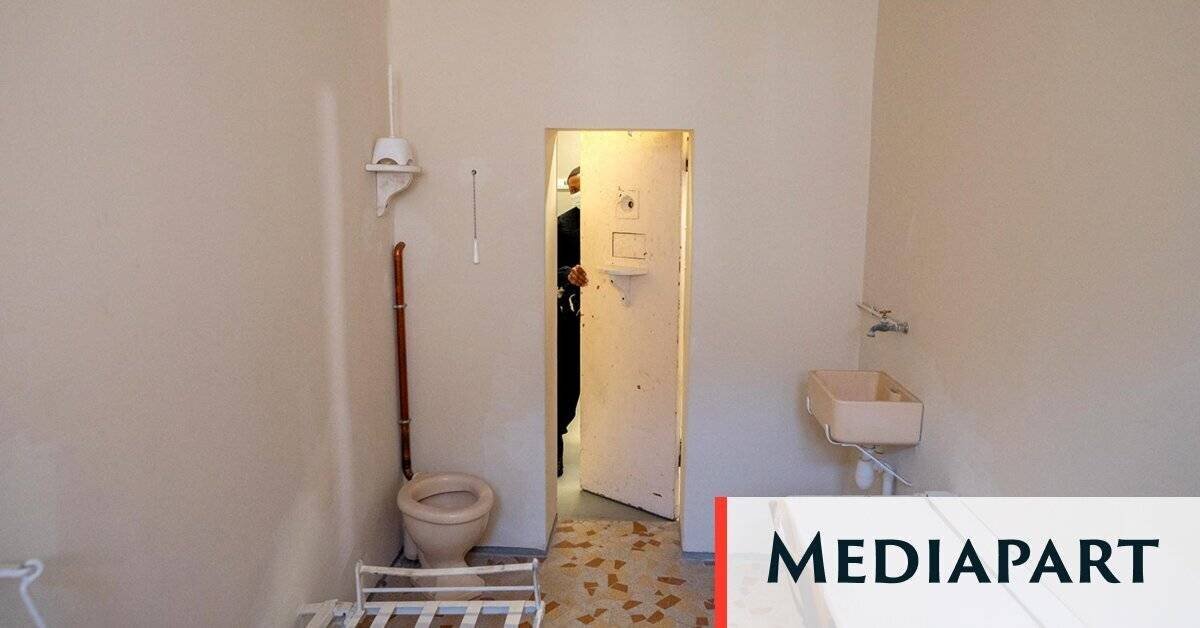 Nicolas Sarkozy près de la maison d'arrêt de la Santé