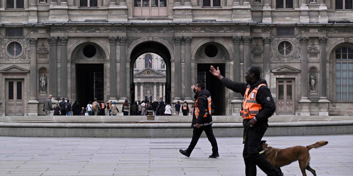 Vue générale du Louvre et enjeux de conservation