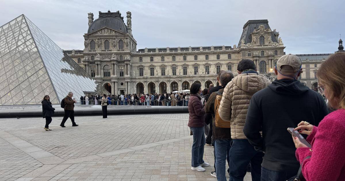 Vue du Louvre après la réouverture