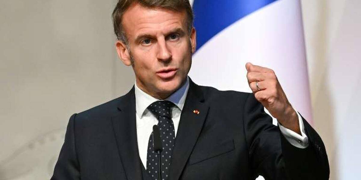 Macron et Lecornu sur les retraites