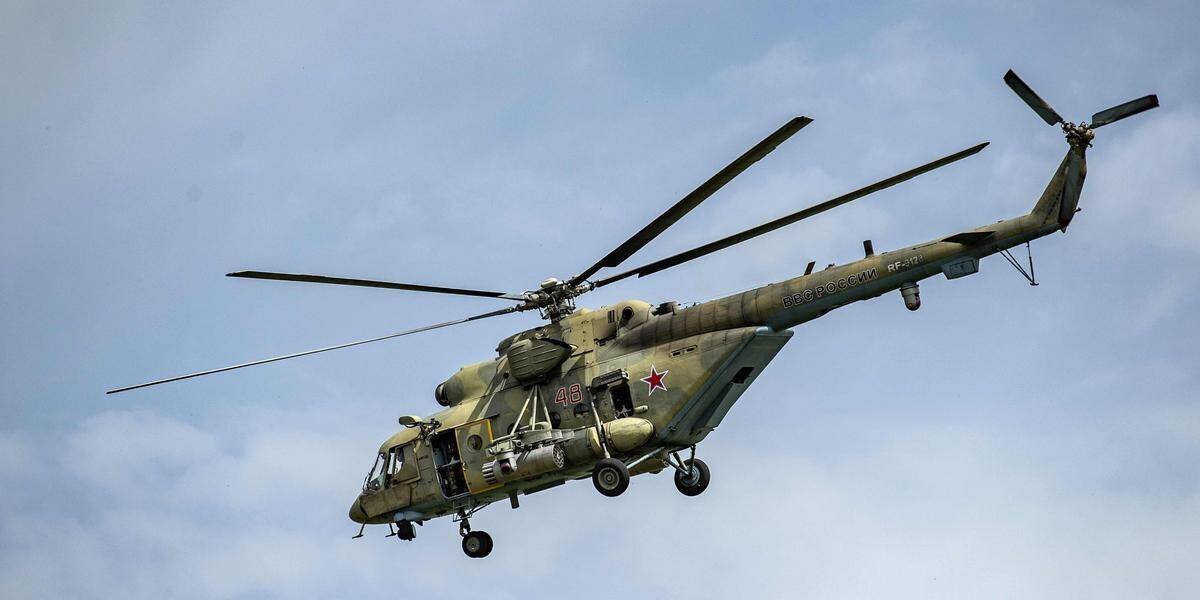 Drone et hélicoptère dans le front est de l’Ukraine