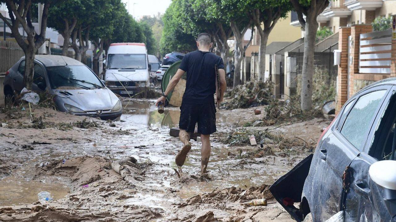 Dépouille retrouvée après les inondations à Valence, Espagne