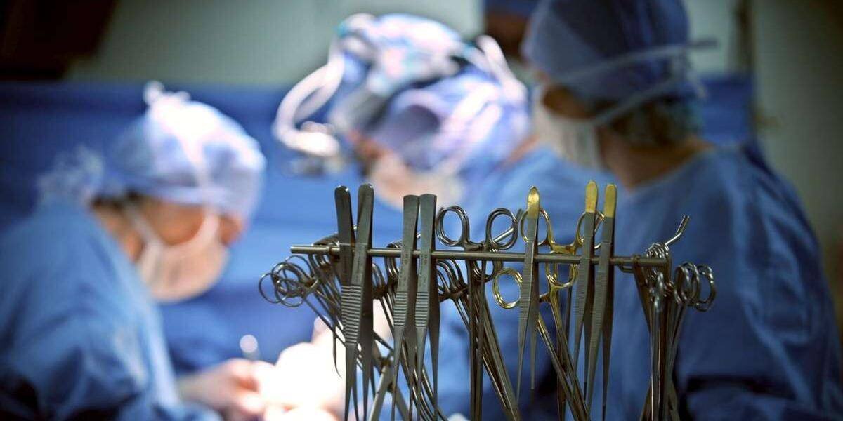 Adolescent opéré après ingestion d’aimants néodymes