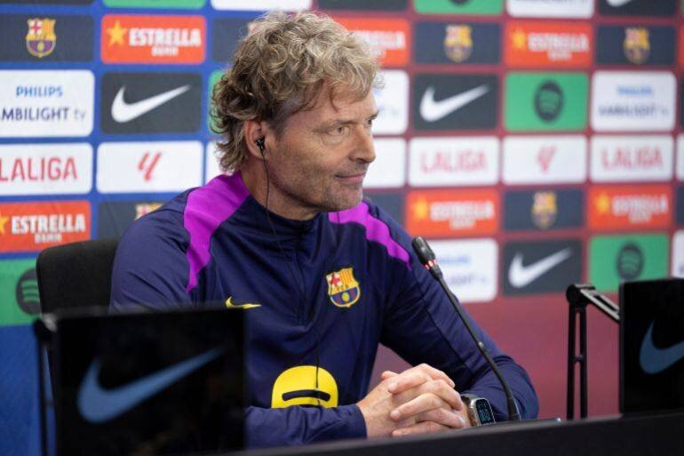 Marcus Sorg, entraîneur adjoint de Barcelone, lors d'une conférence de presse au centre d'entraînement Joan Gamper.