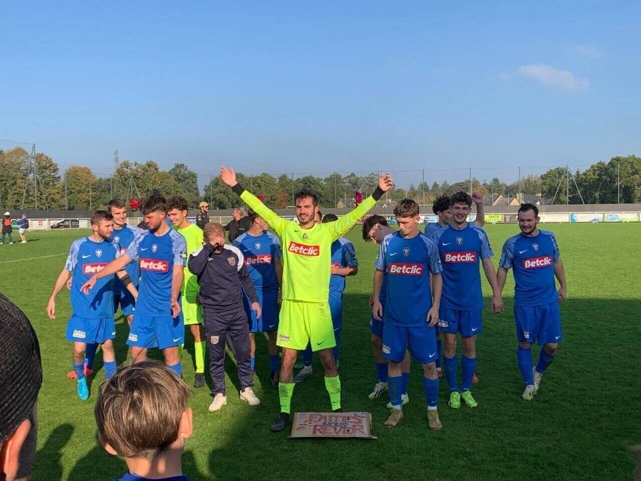 Gardien Théo Pasquier lors des tirs au but