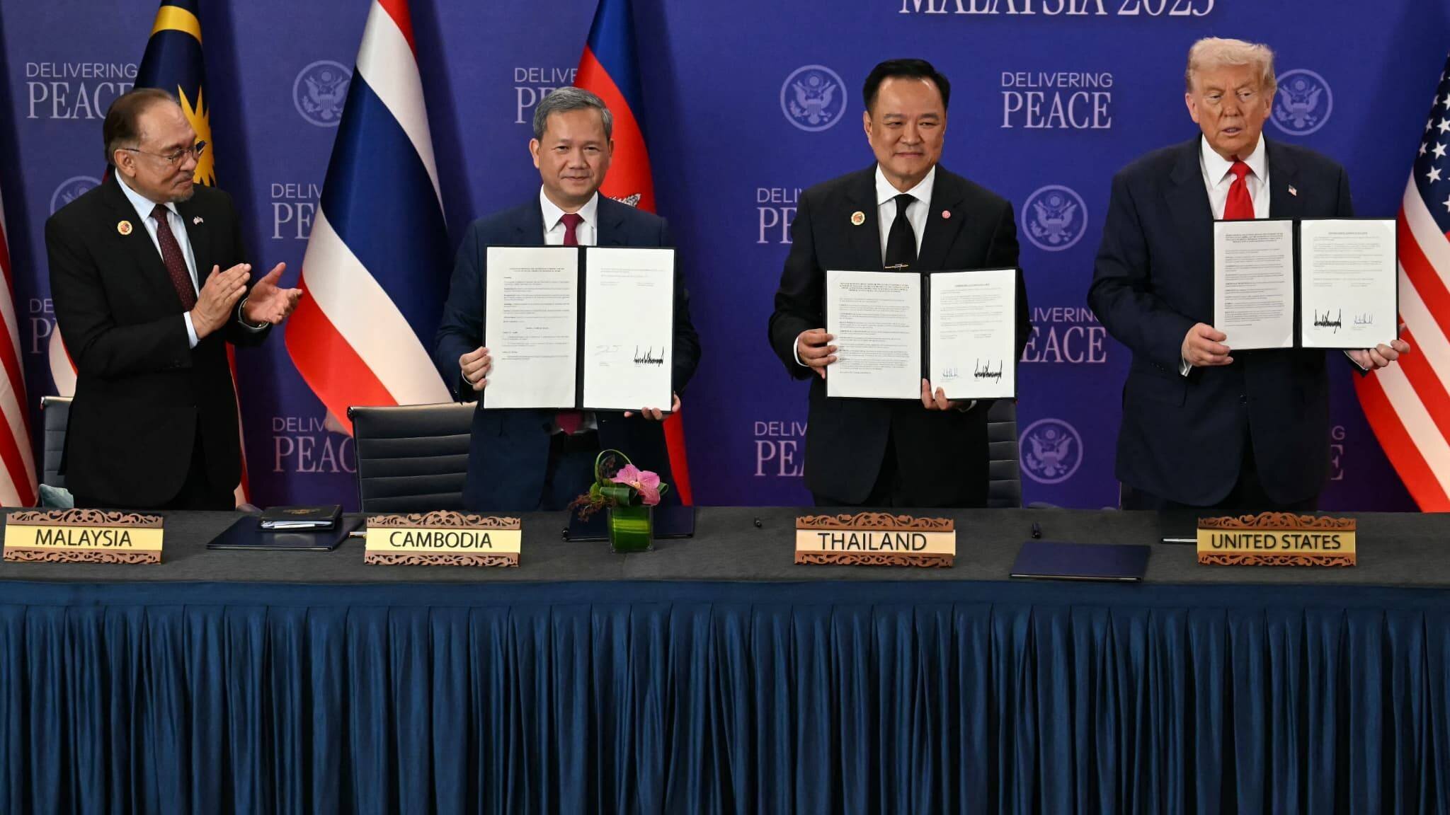 Donald Trump signe un cessez-le-feu Cambodge Thaïlande avec observateurs
