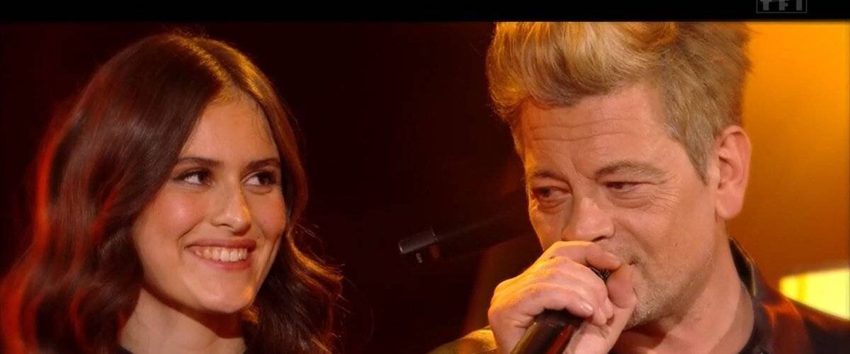 Jeanne et Biolay lors d’une performance sur scène