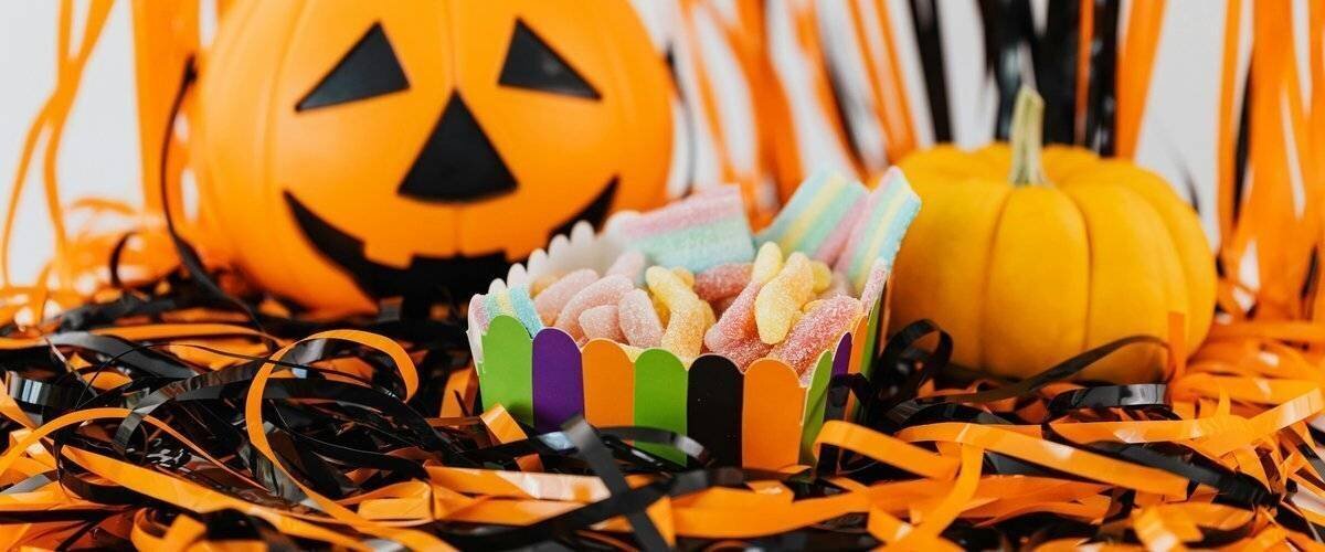 Aiguilles à coudre retrouvées dans des bonbons lors d’un défilé à Santa Fe