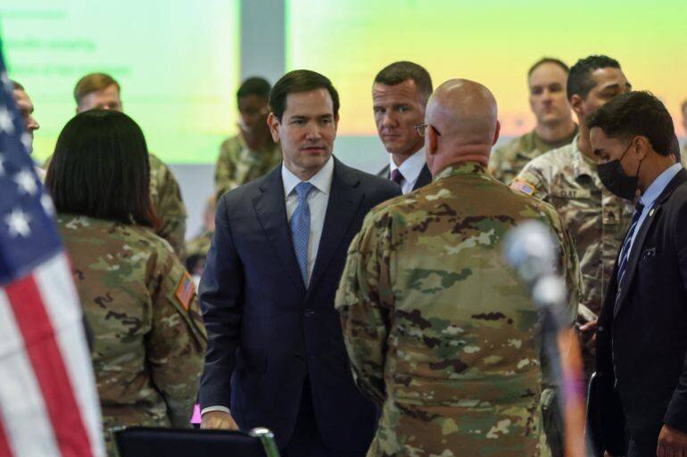 Marco Rubio visite le Centre de coordination civile et militaire