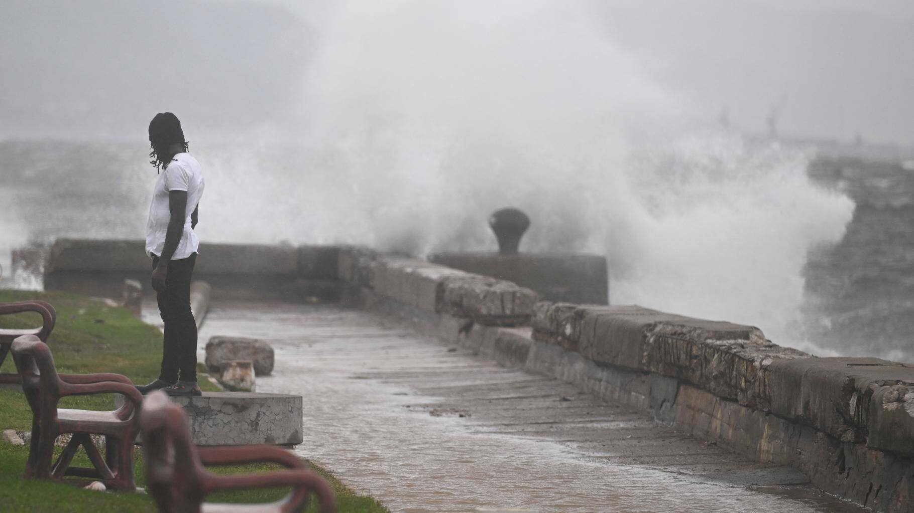 Vue des côtes jamaïcaines face à l’ouragan Melissa