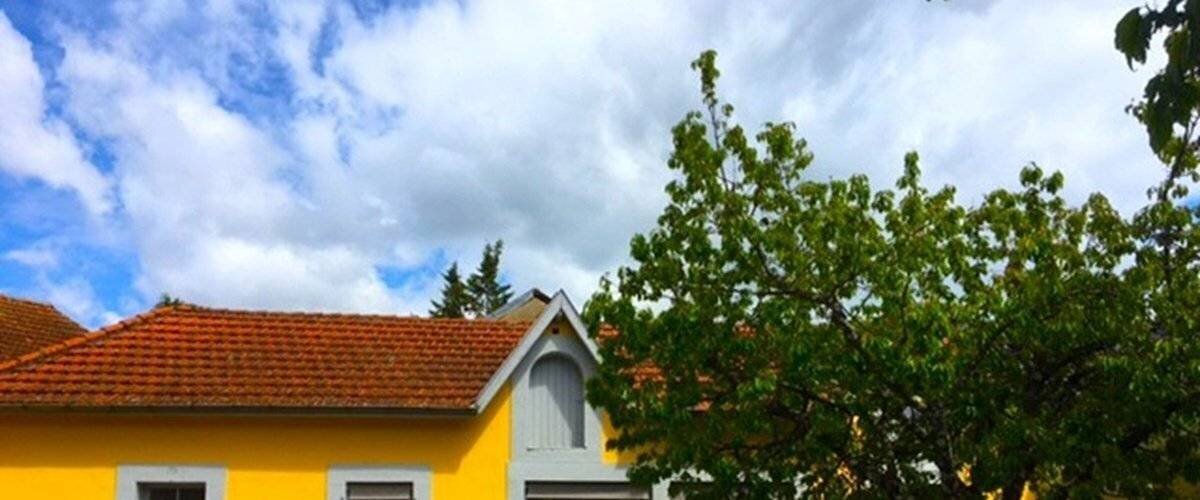 Vue générale d’une exposition ukrainienne à Tarbes