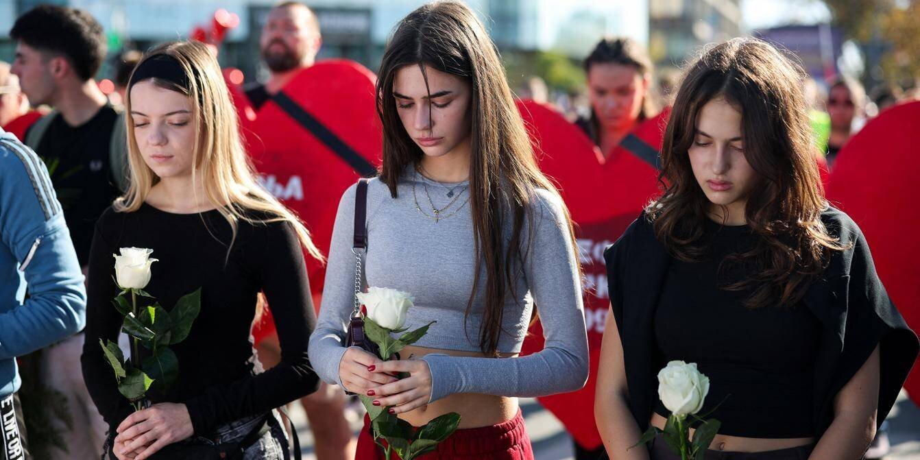 Manifestation à Novi Sad lors du premier anniversaire