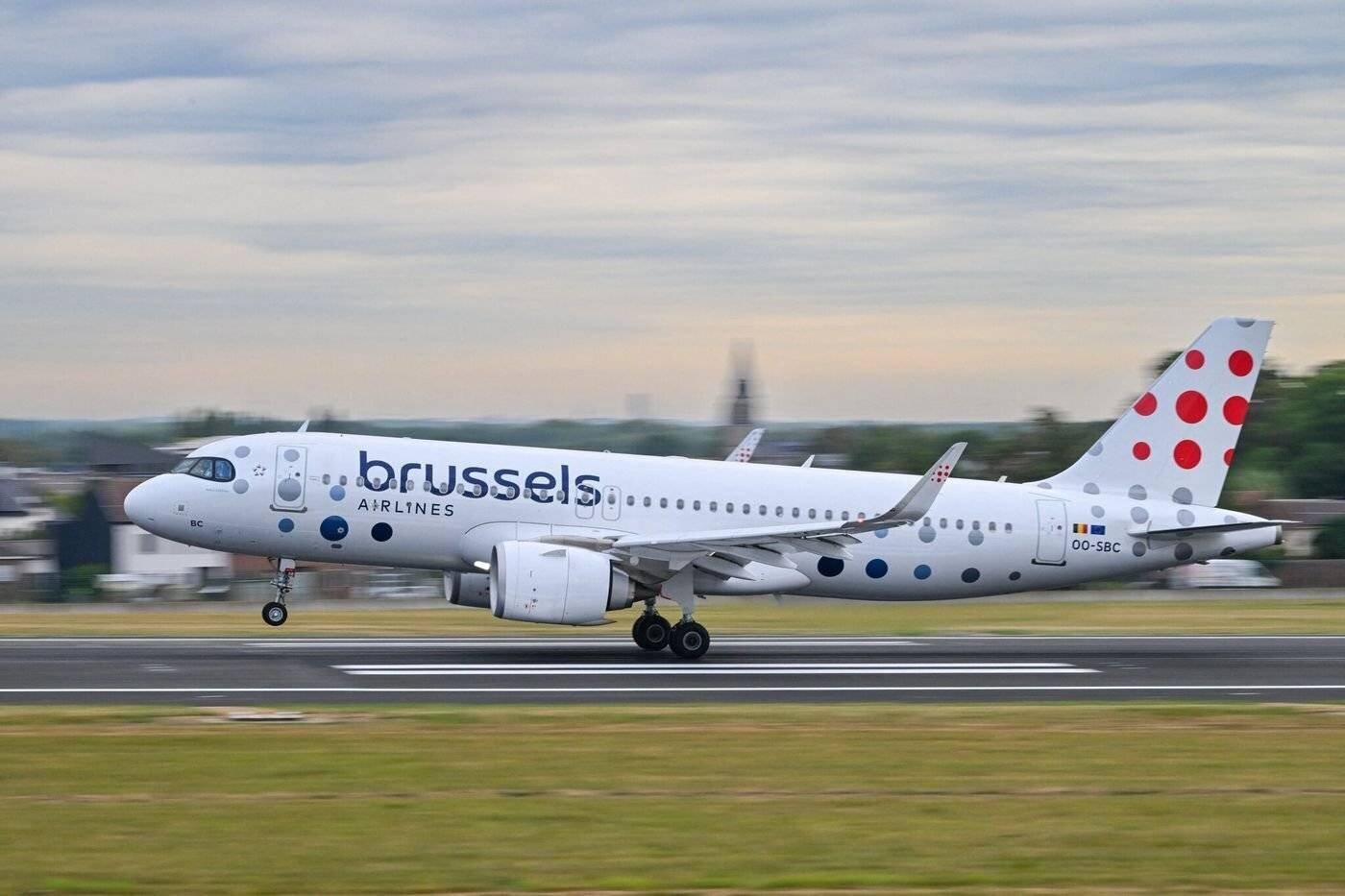 Trafic aérien reprenant à Bruxelles mercredi