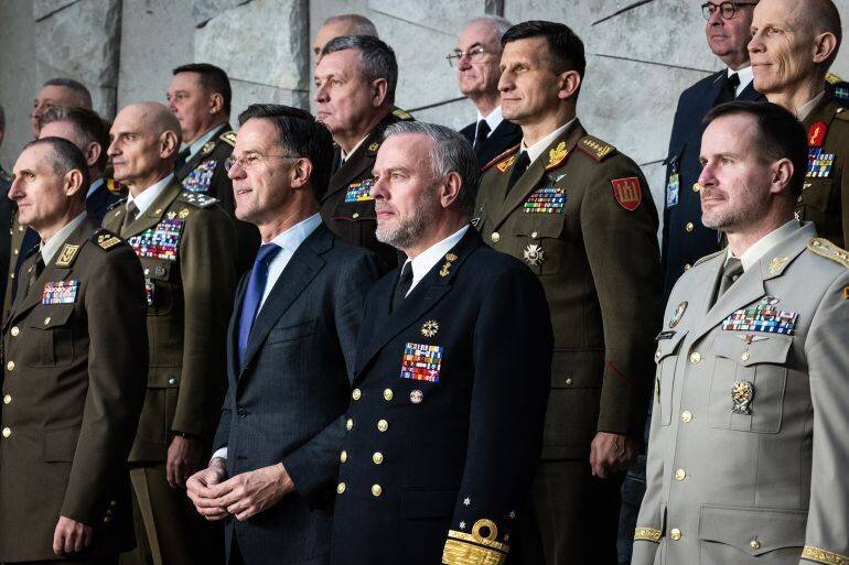 Officiers américains occupant des postes clés dans l'OTAN