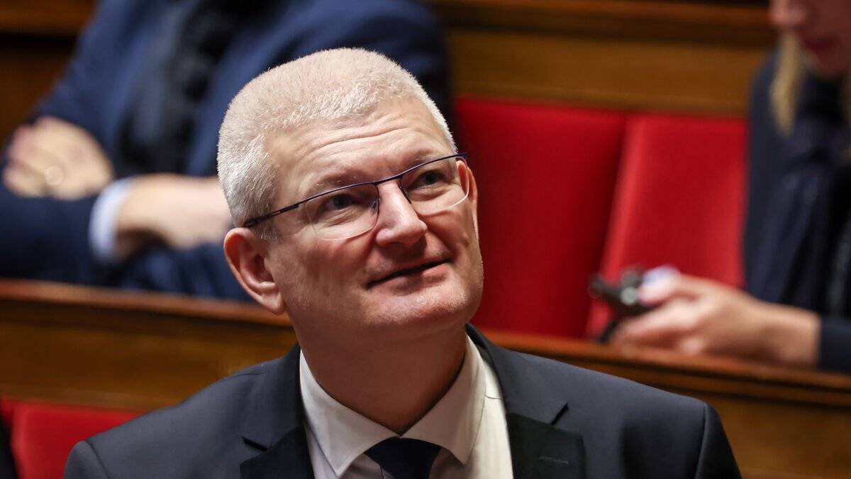 Lettre remise au président lors d’un déplacement à La Rochelle