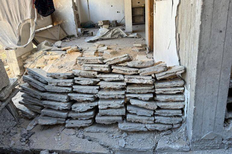 Tentatives de réparation des maisons à Gaza