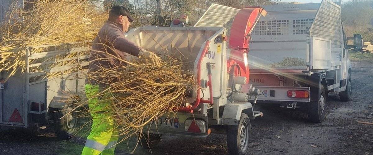 Broyage des branches à Séméac lors de l'opération