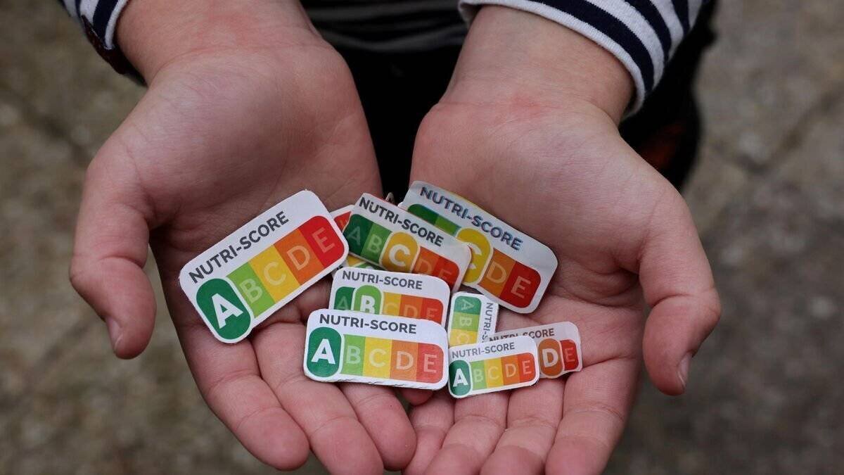 Nutri-score sur les emballages alimentaires, illustration générale