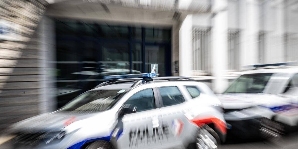 Patrouille de police lors d'une intervention à Cergy