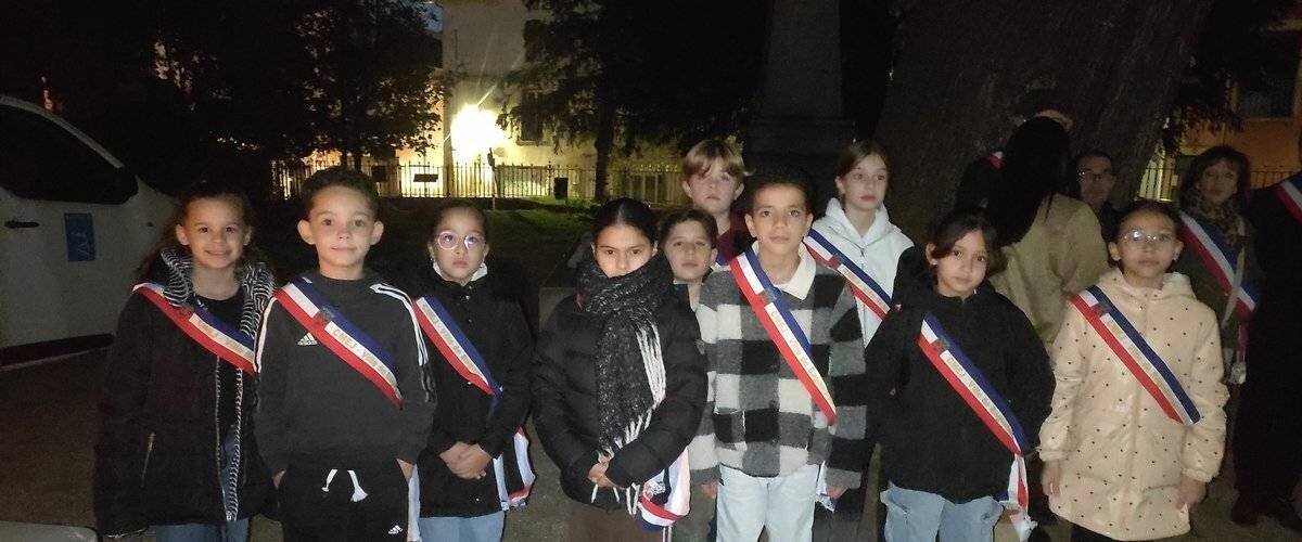 Bougies allumées lors de la Veillée du Souvenir à Bagnols-sur-Cèze