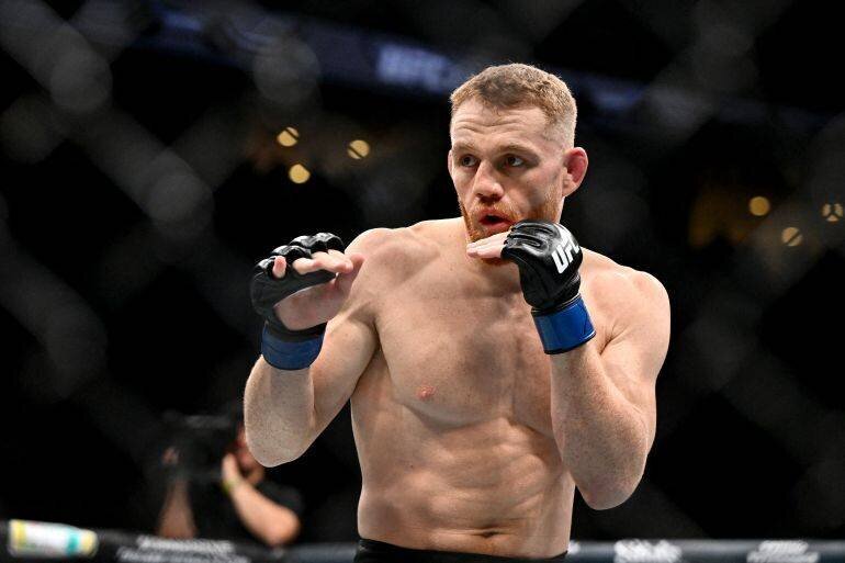 Della Maddalena et Belal Muhammad en action