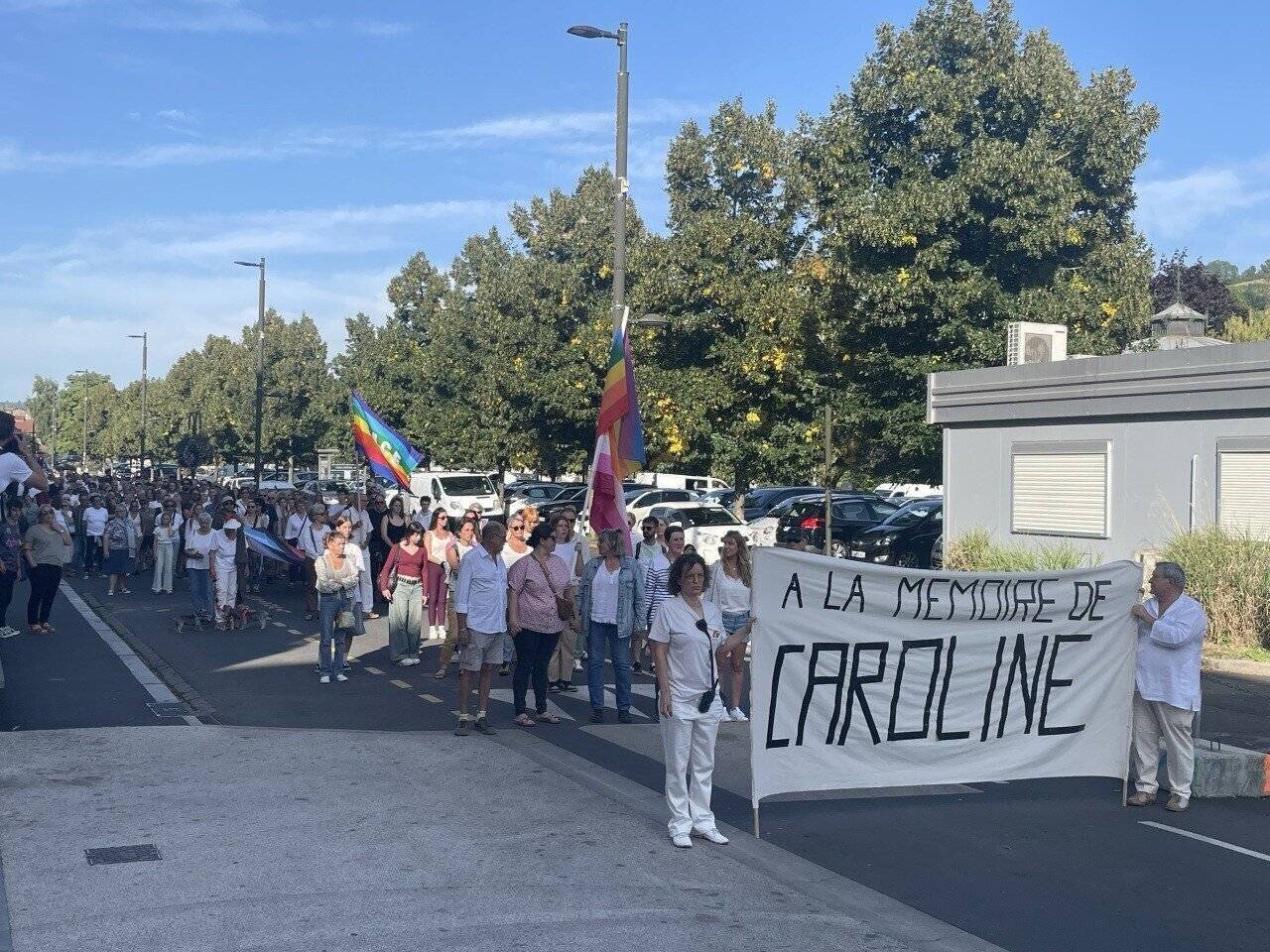 Vue générale d’un établissement scolaire rural dans le Cantal