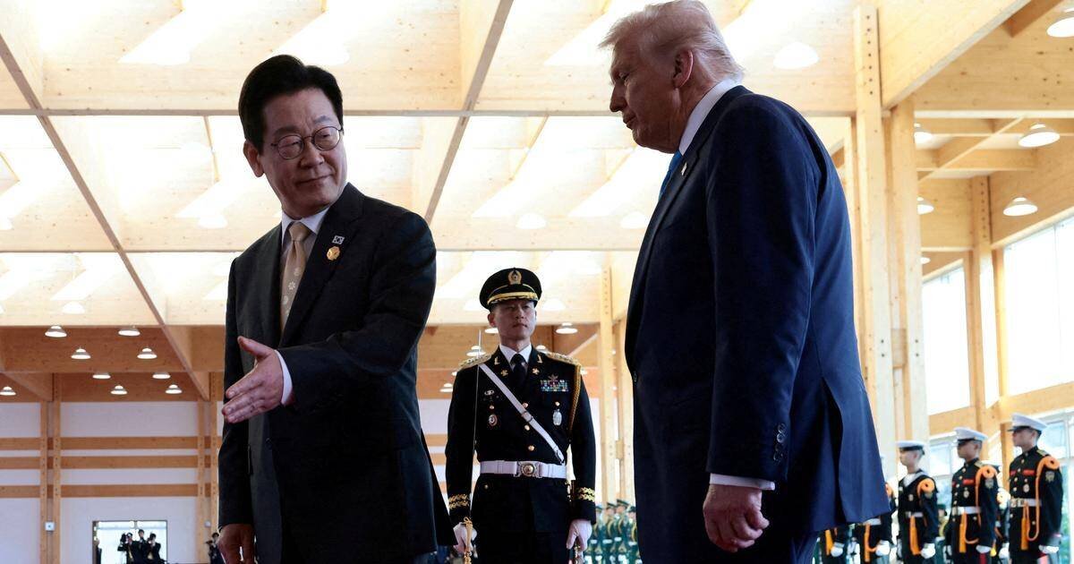 Lee Jae Myung et Donald Trump lors d'une rencontre en Corée du Sud