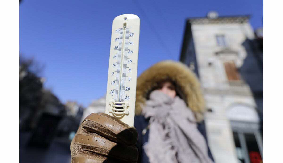 Carte météo montrant le froid et la neige en Lorraine et Franche-Comté