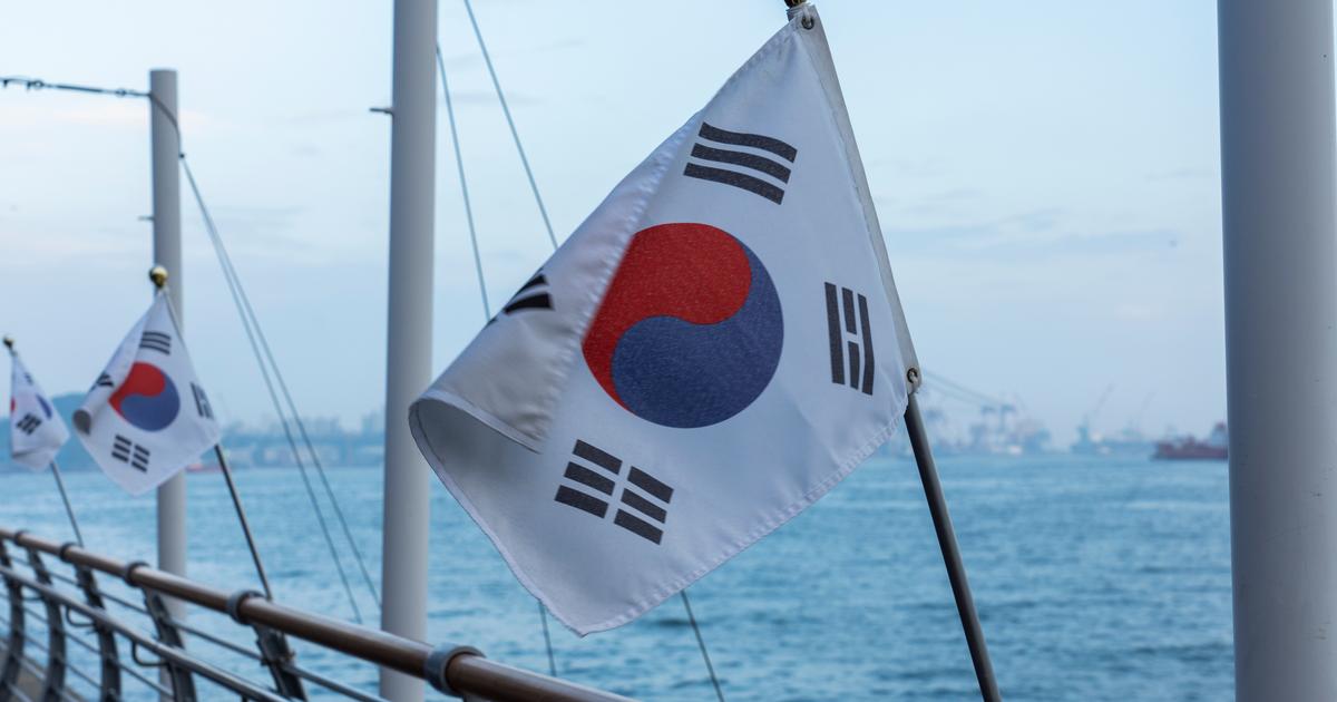 Proue d’un ferry échoué sur une île coréenne
