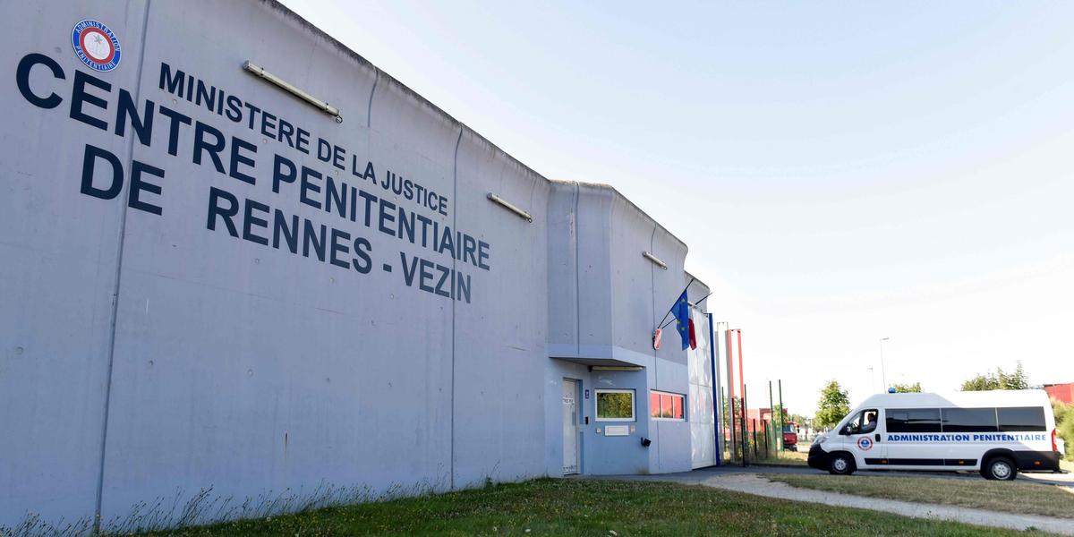 Sortie de détenus au planétarium des Champs Libres à Rennes