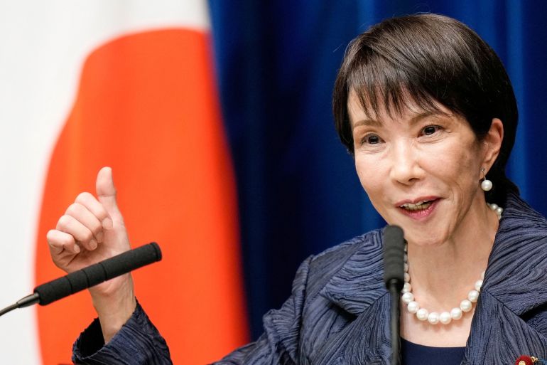 La Première ministre japonaise Sanae Takaichi lors d'une conférence de presse à Tokyo
