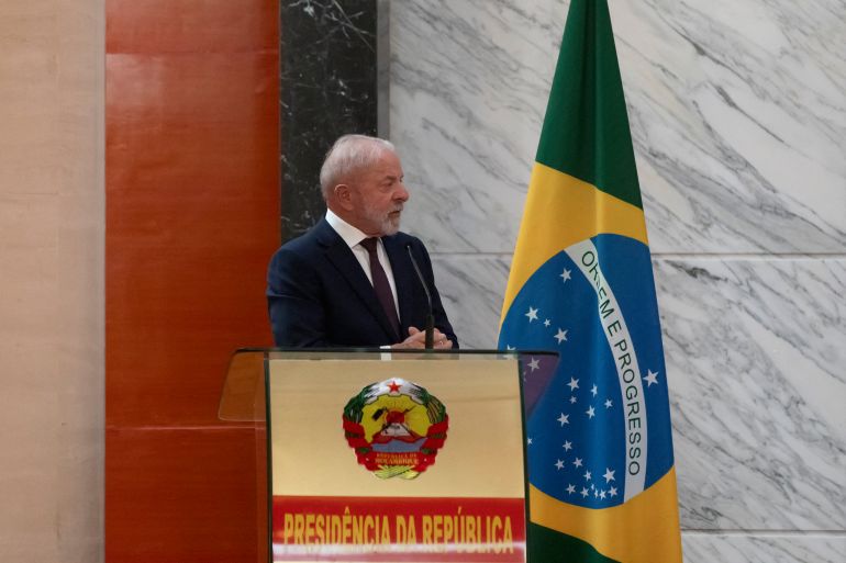 Le président Lula lors d'une conférence de presse à Maputo le 24 novembre 2025.