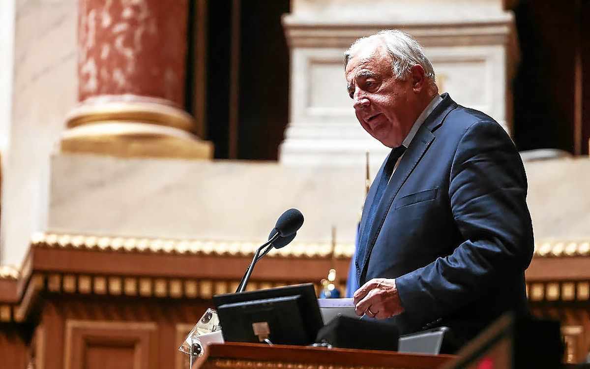 Sénat rétablit le gel des retraites et prestations 2026