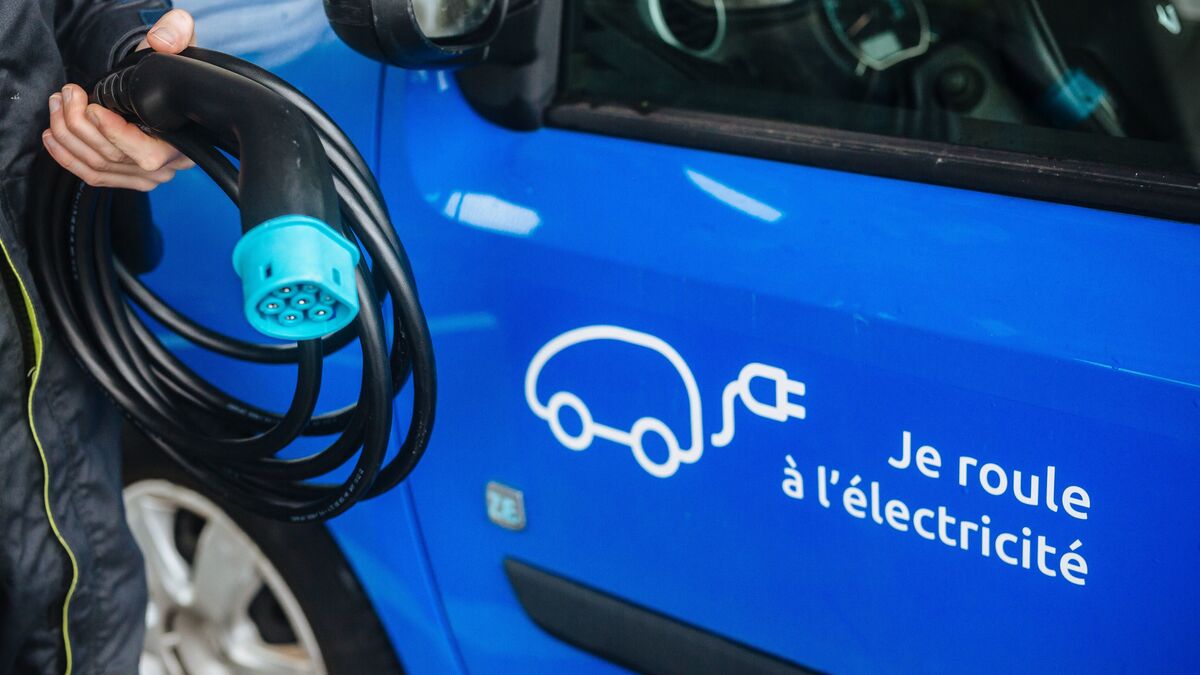 Voiture électrique Renault 5 Douai illustration